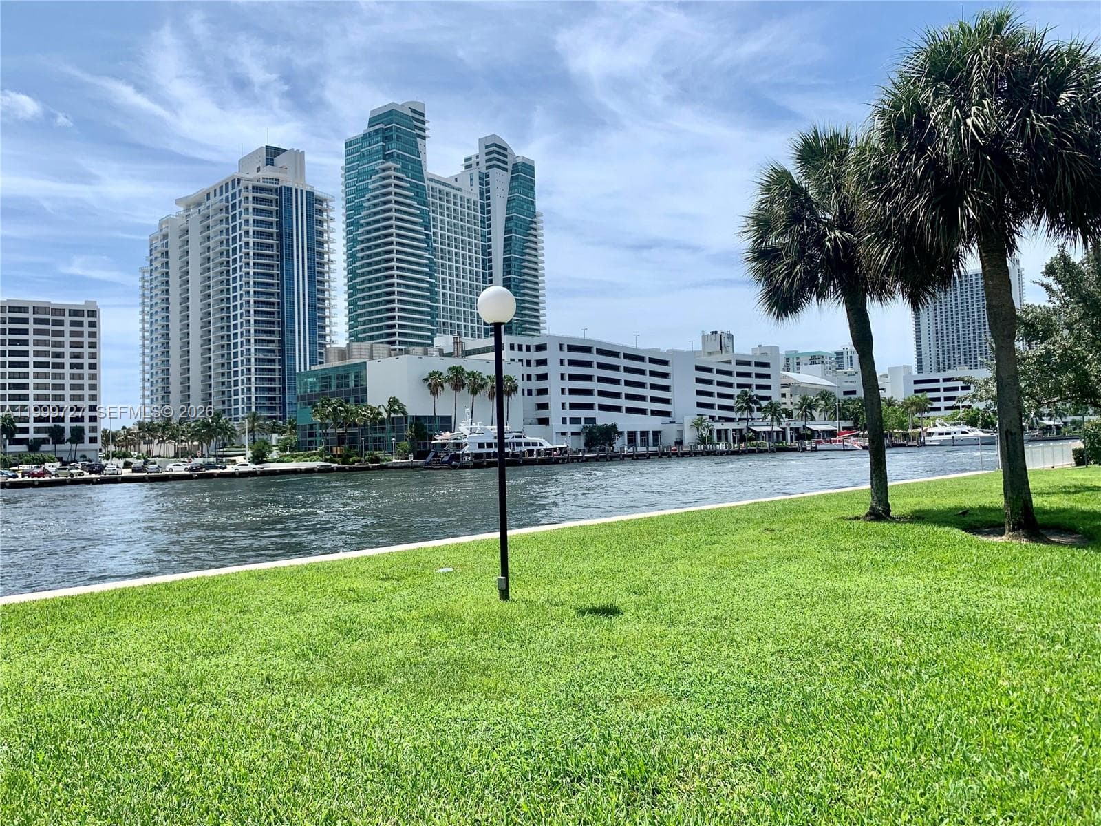 600 Parkview Dr 223 photo 18