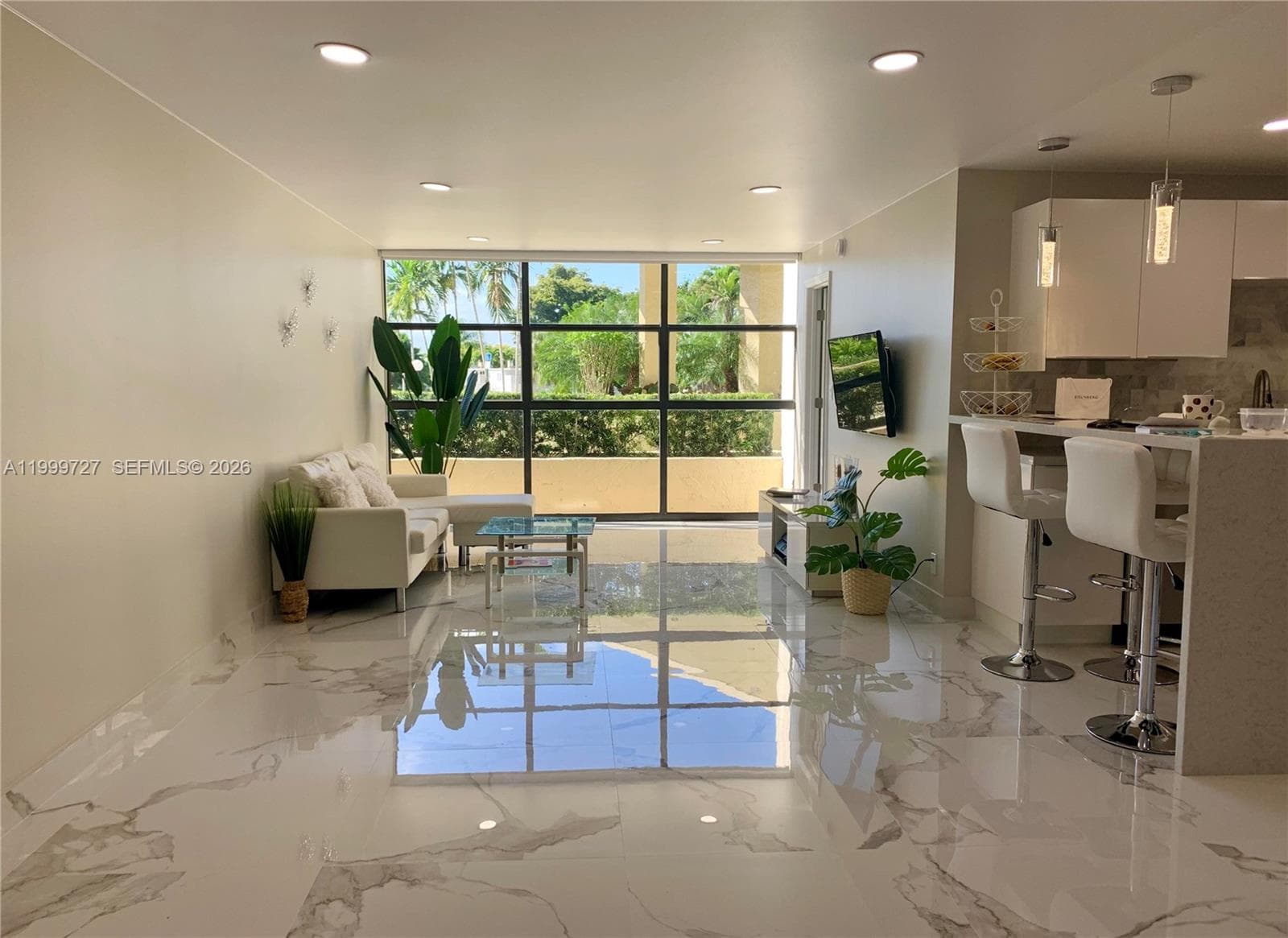 600 Parkview Dr 223 photo 4