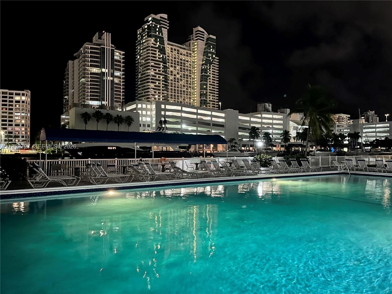 600 Parkview Dr 223 photo 21