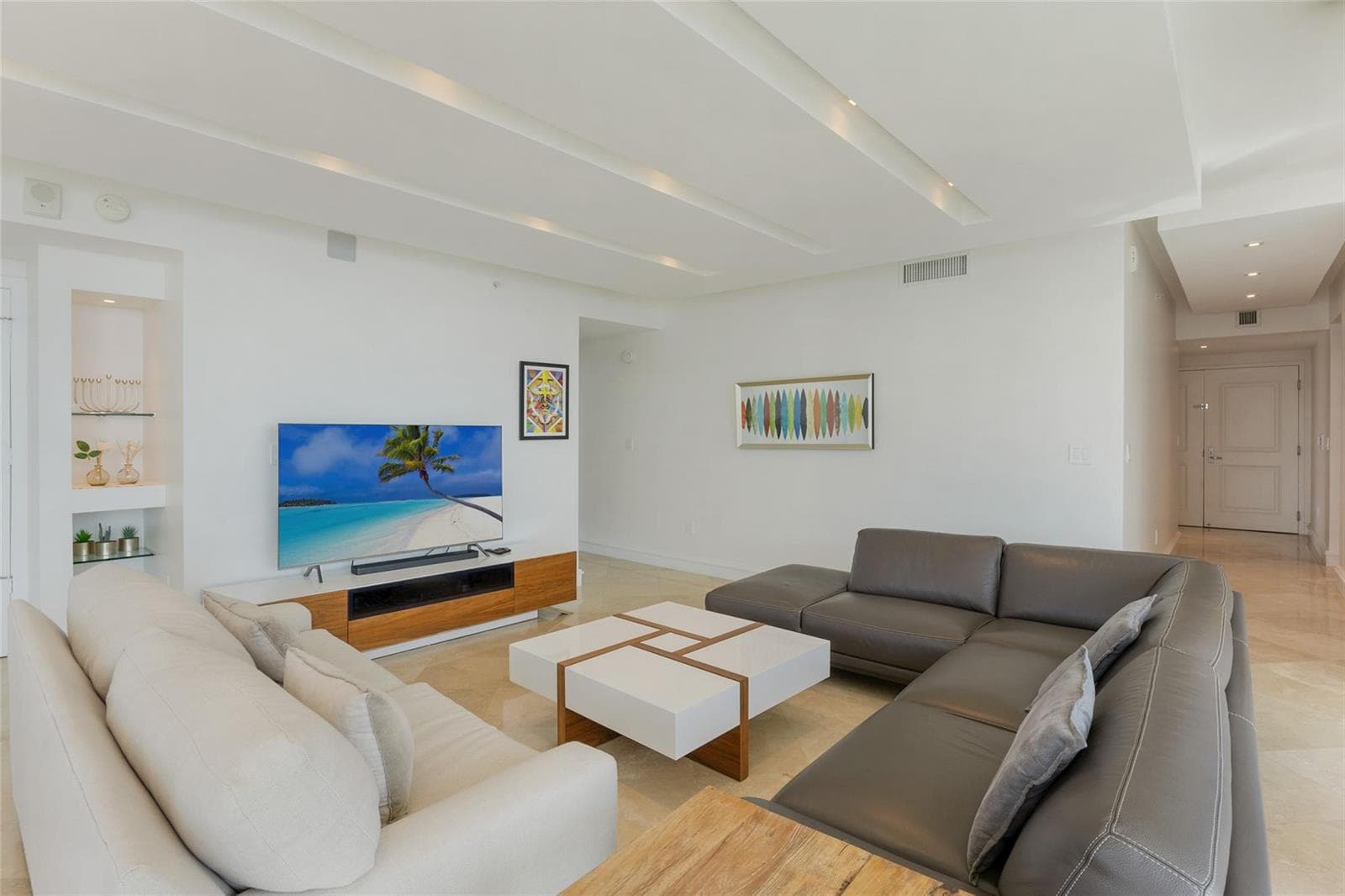 3101 S Ocean Drive 902 photo 2