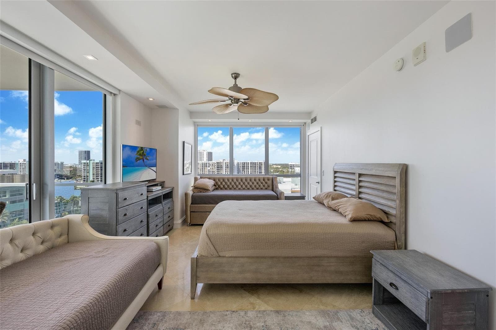 3101 S Ocean Drive 902 photo 10