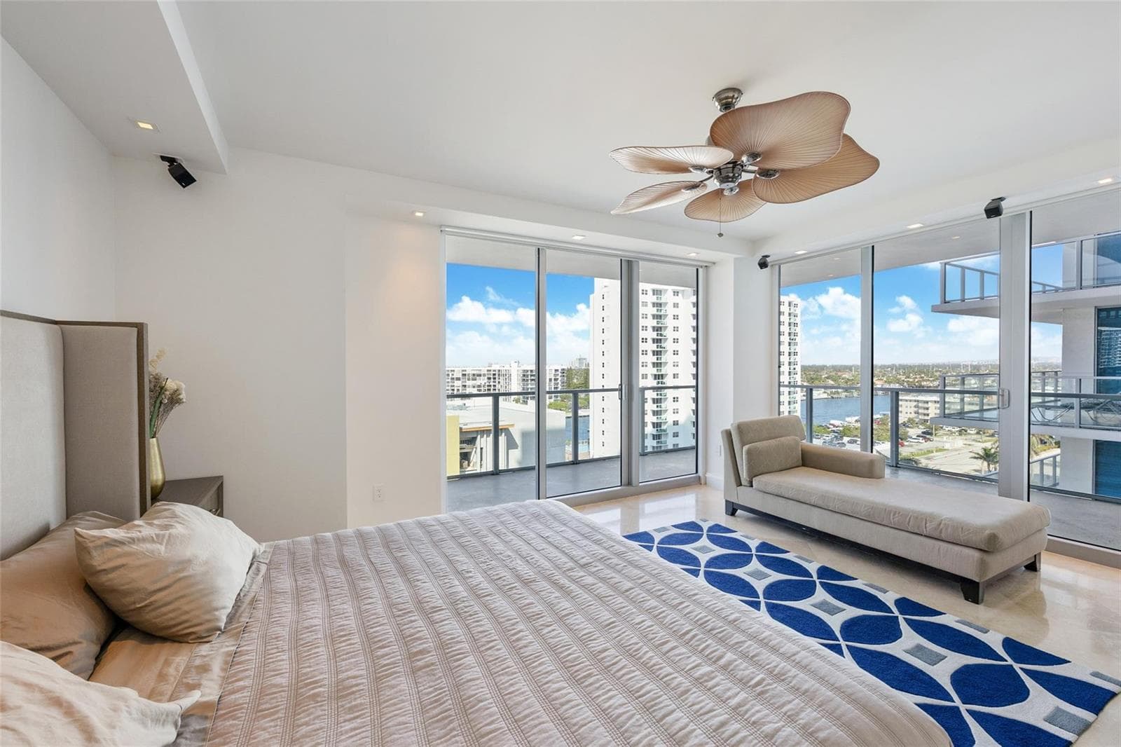 3101 S Ocean Drive 902 photo 14