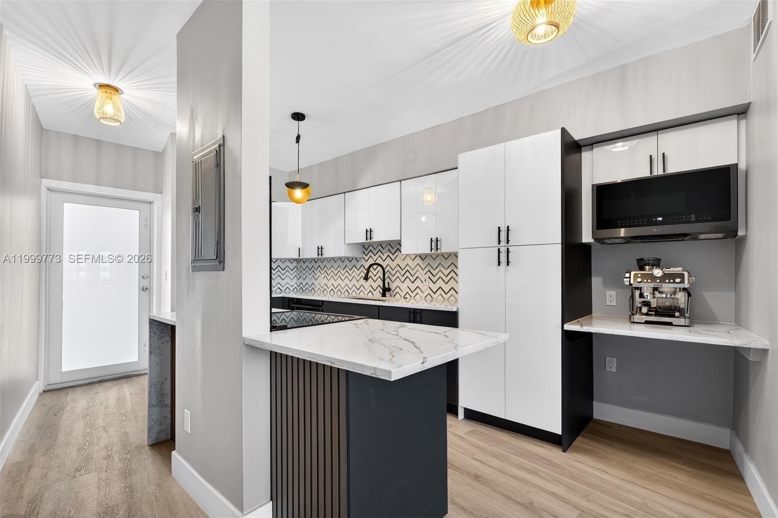 2500 Diana Dr 216 photo 4