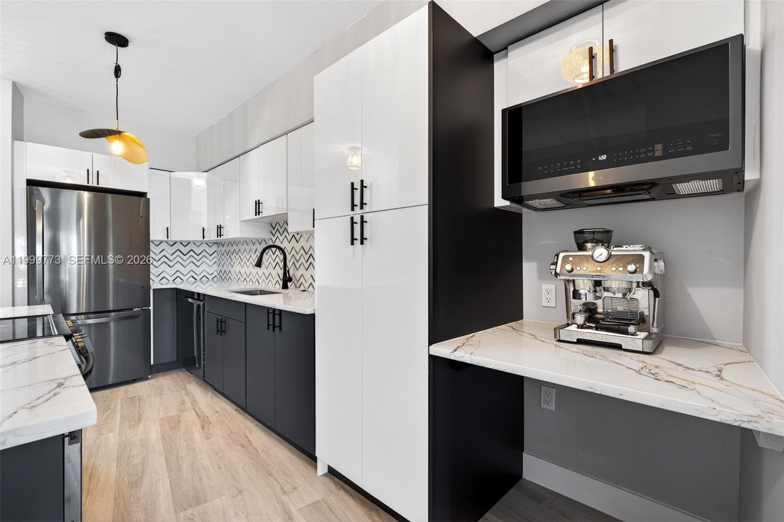 2500 Diana Dr 216 photo 8