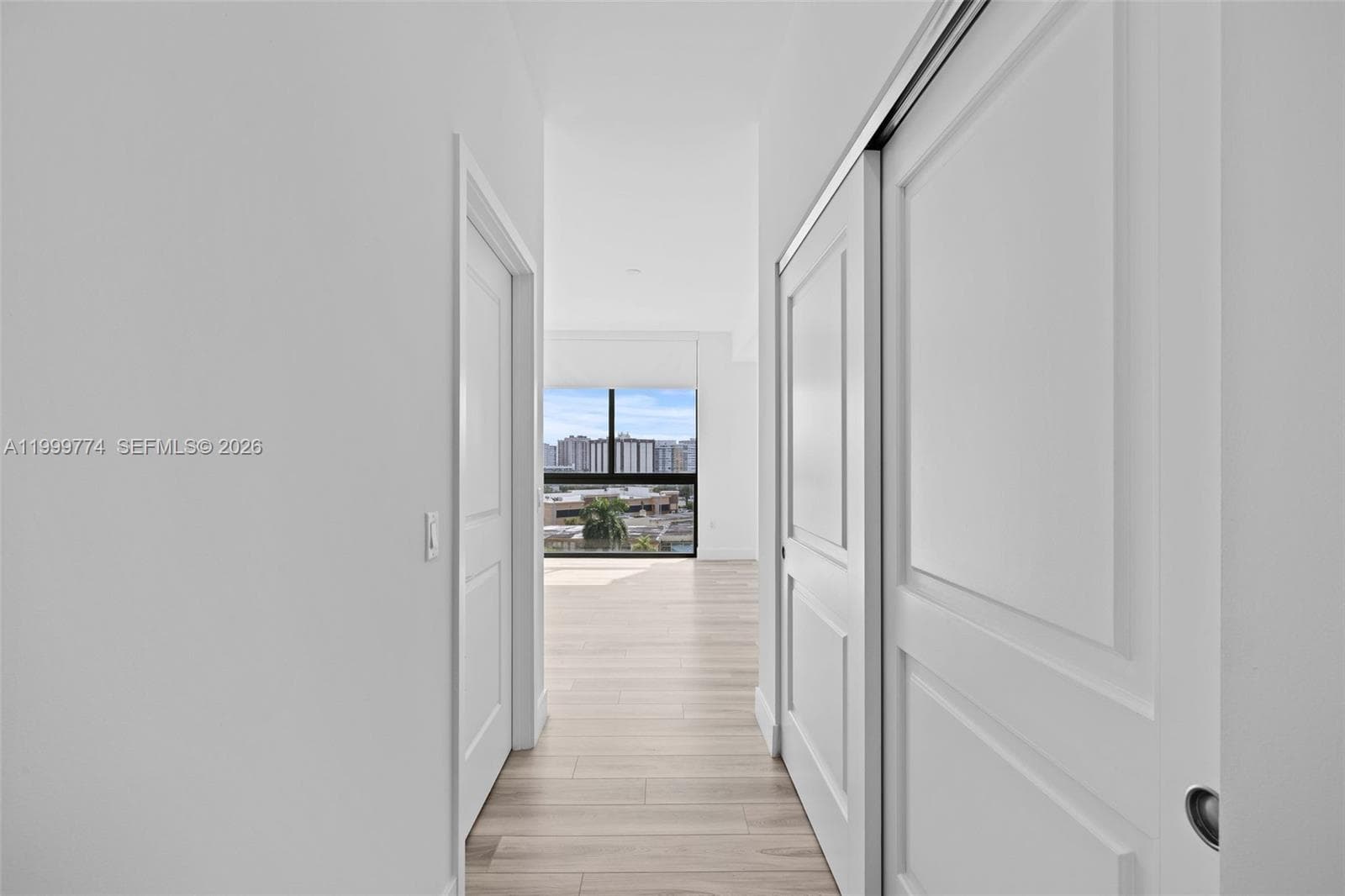 101 Diplomat Pkwy 604 photo 23