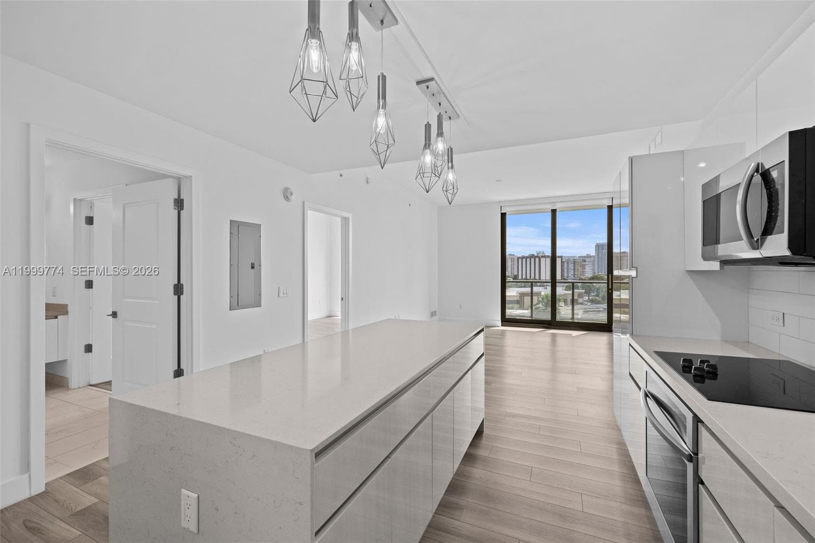 101 Diplomat Pkwy 604 photo 6