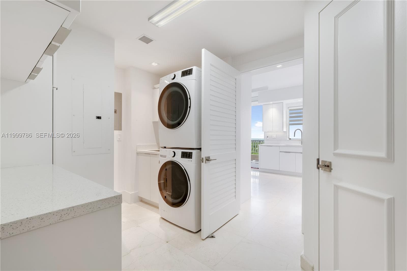 789 Crandon Blvd 1003 photo 19