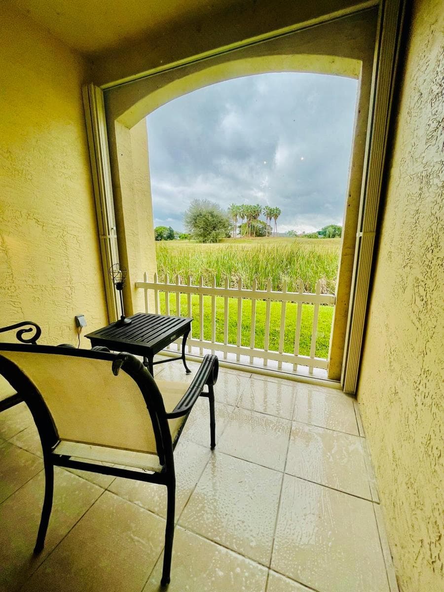 2060 Greenview Shores Boulevard 303 photo 17