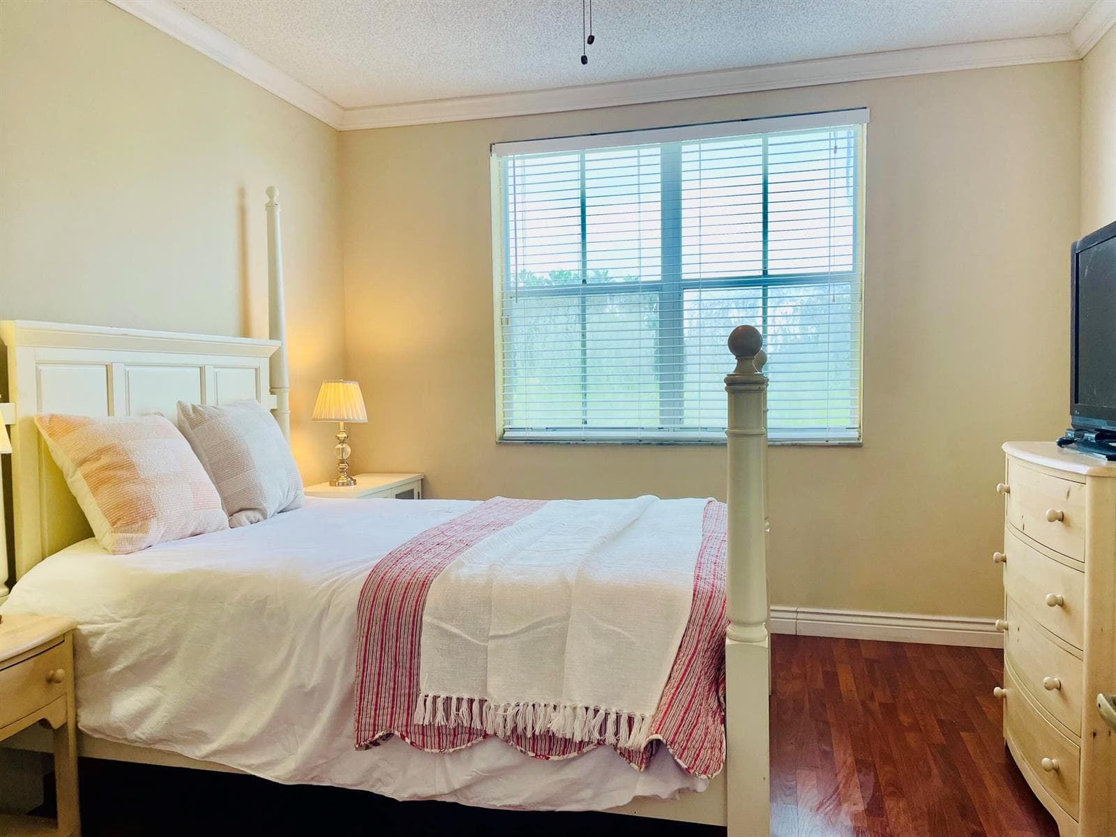 2060 Greenview Shores Boulevard 303 photo 14