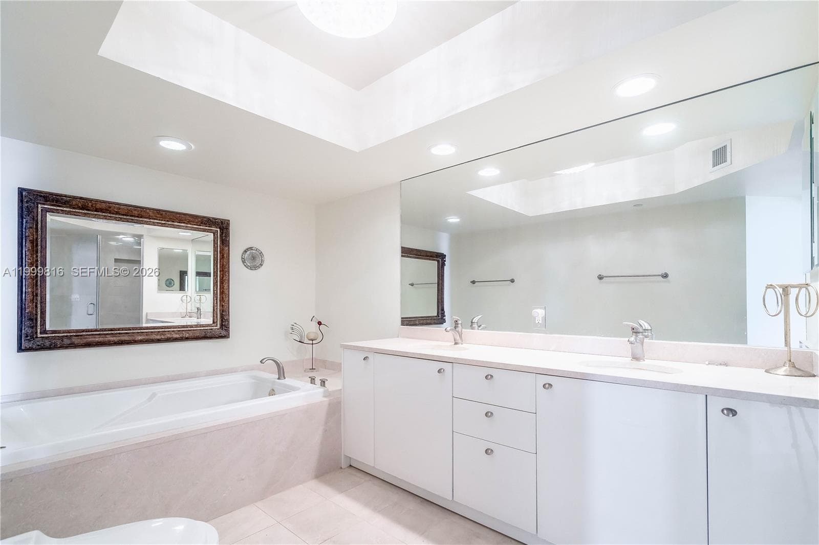 16500 Collins Ave 554 photo 9