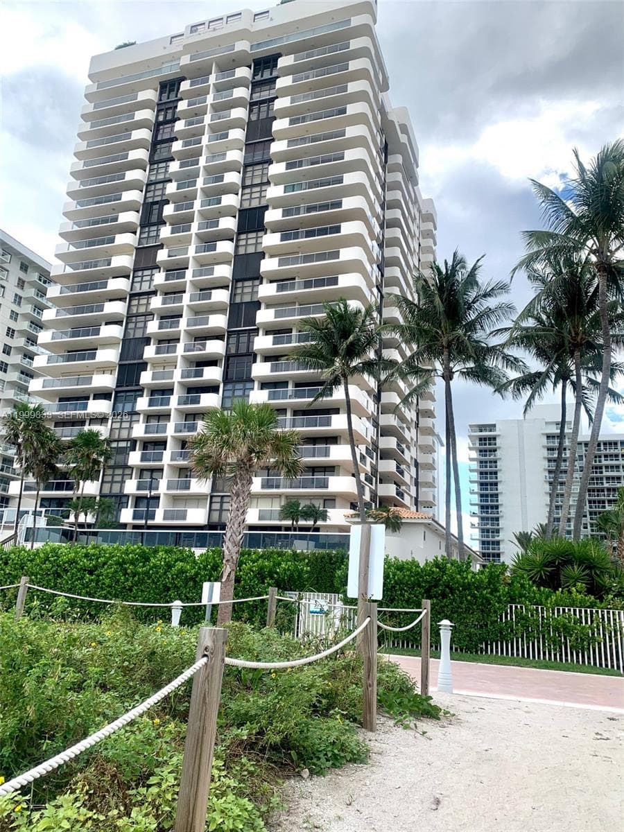 5757 Collins Ave 1003 photo 20