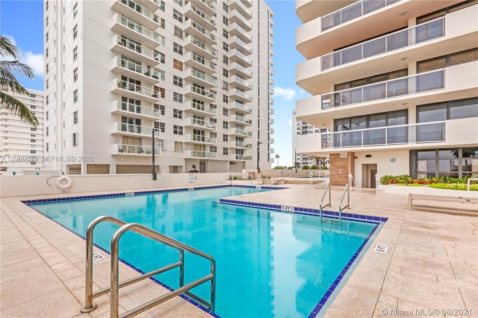 5757 Collins Ave 1003 photo 9