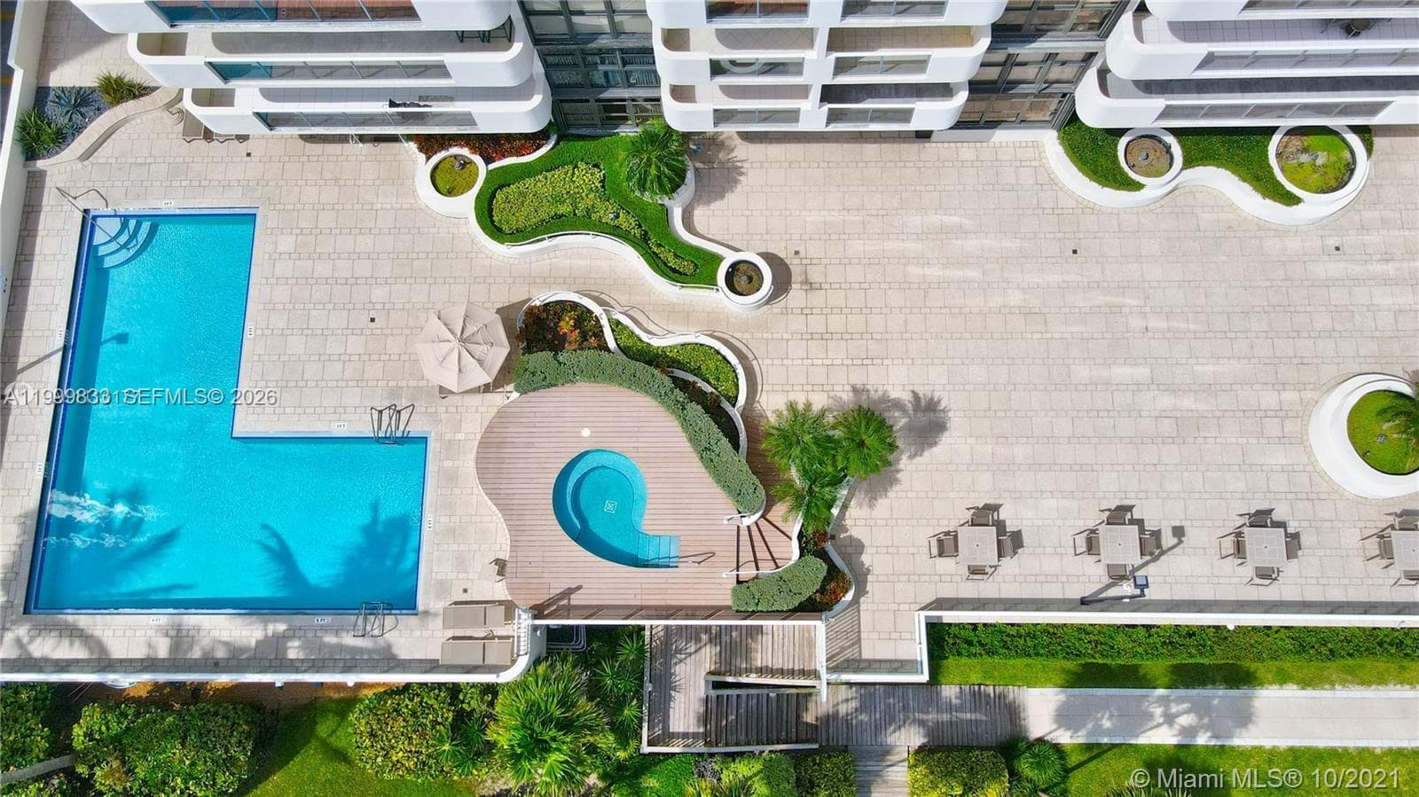 5757 Collins Ave 1003 photo 4