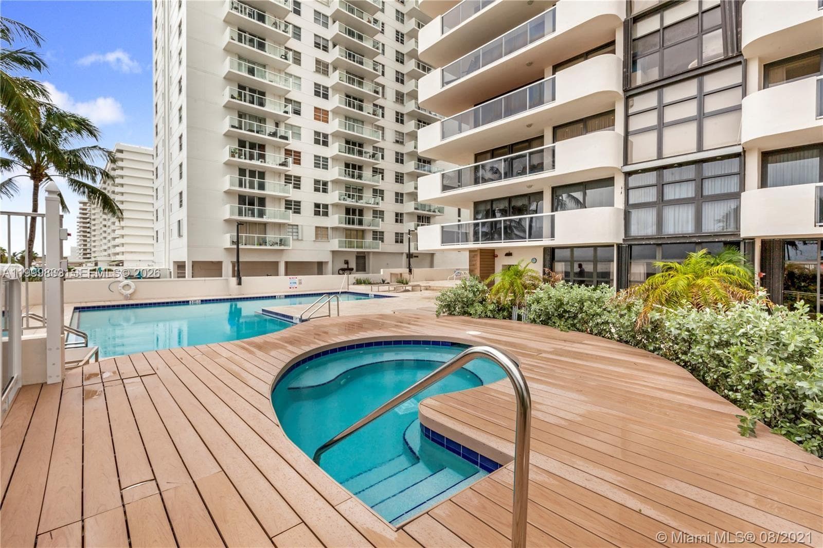 5757 Collins Ave 1003 photo 8