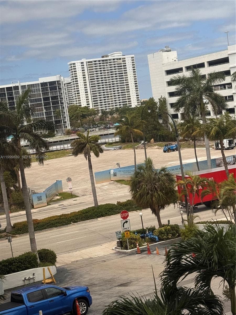 3725 Ocean Dr 421 photo 17