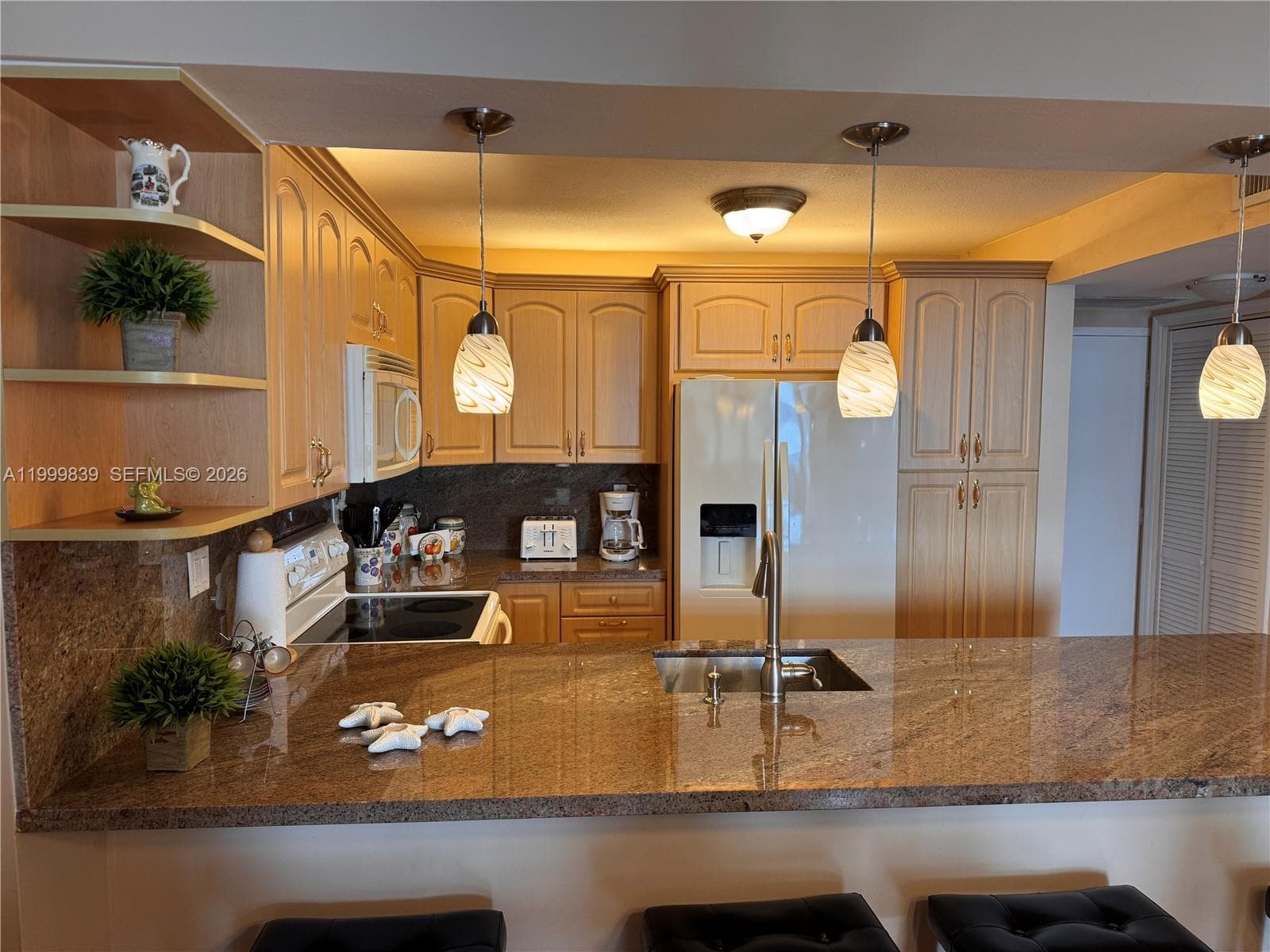 3725 Ocean Dr 421 photo 3