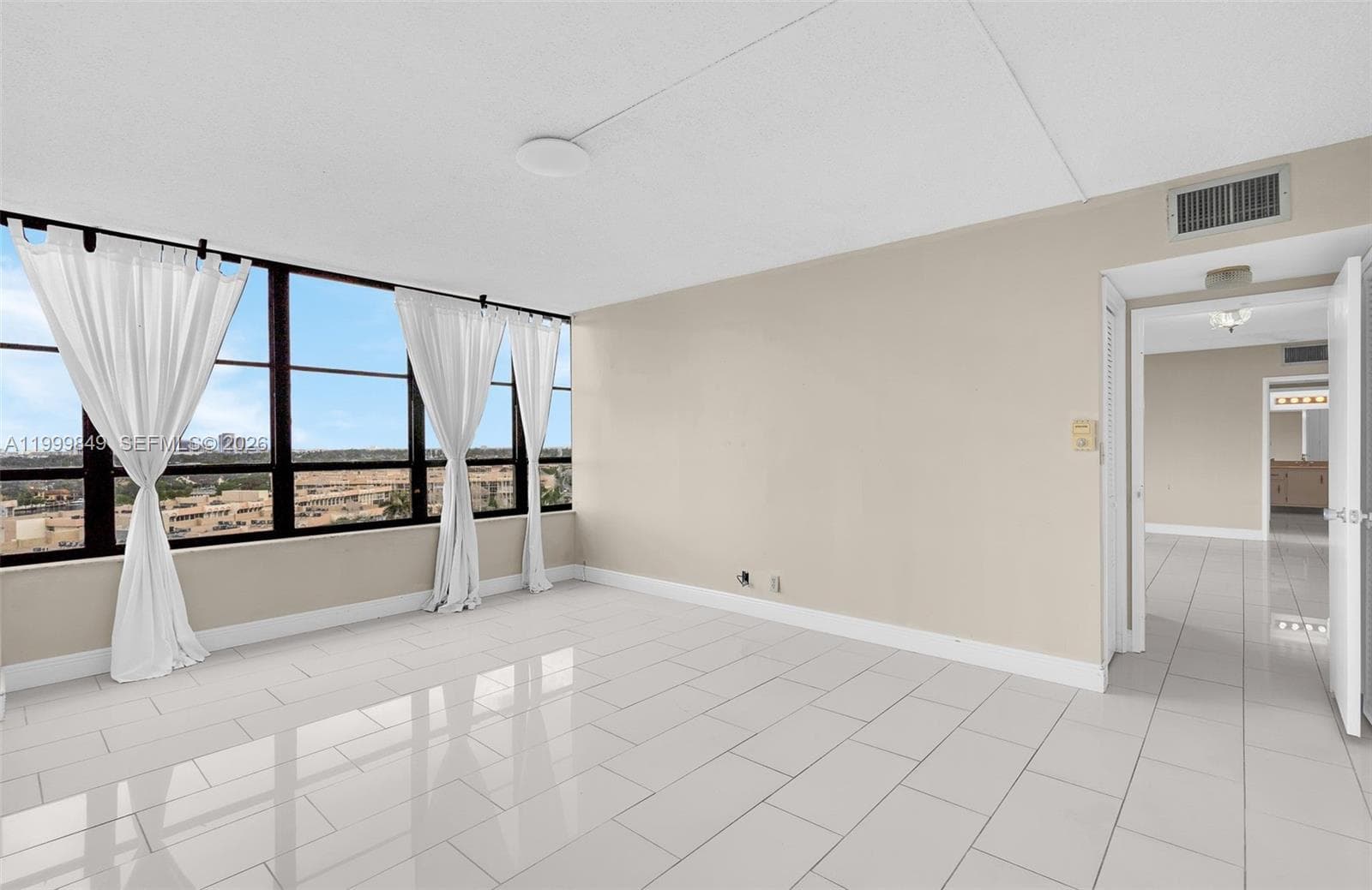 500 Three Islands Blvd 711 photo 3