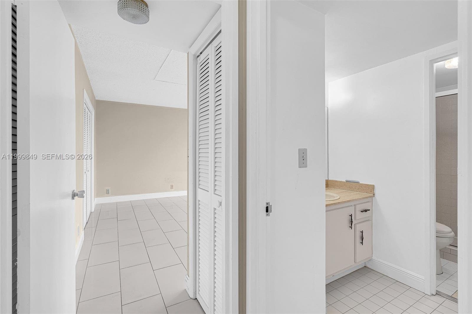 500 Three Islands Blvd 711 photo 4