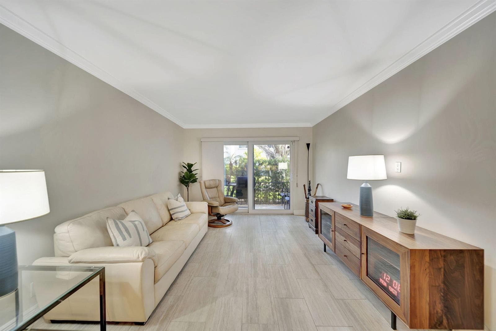 3000 NE 5th Terrace 109-a photo 5