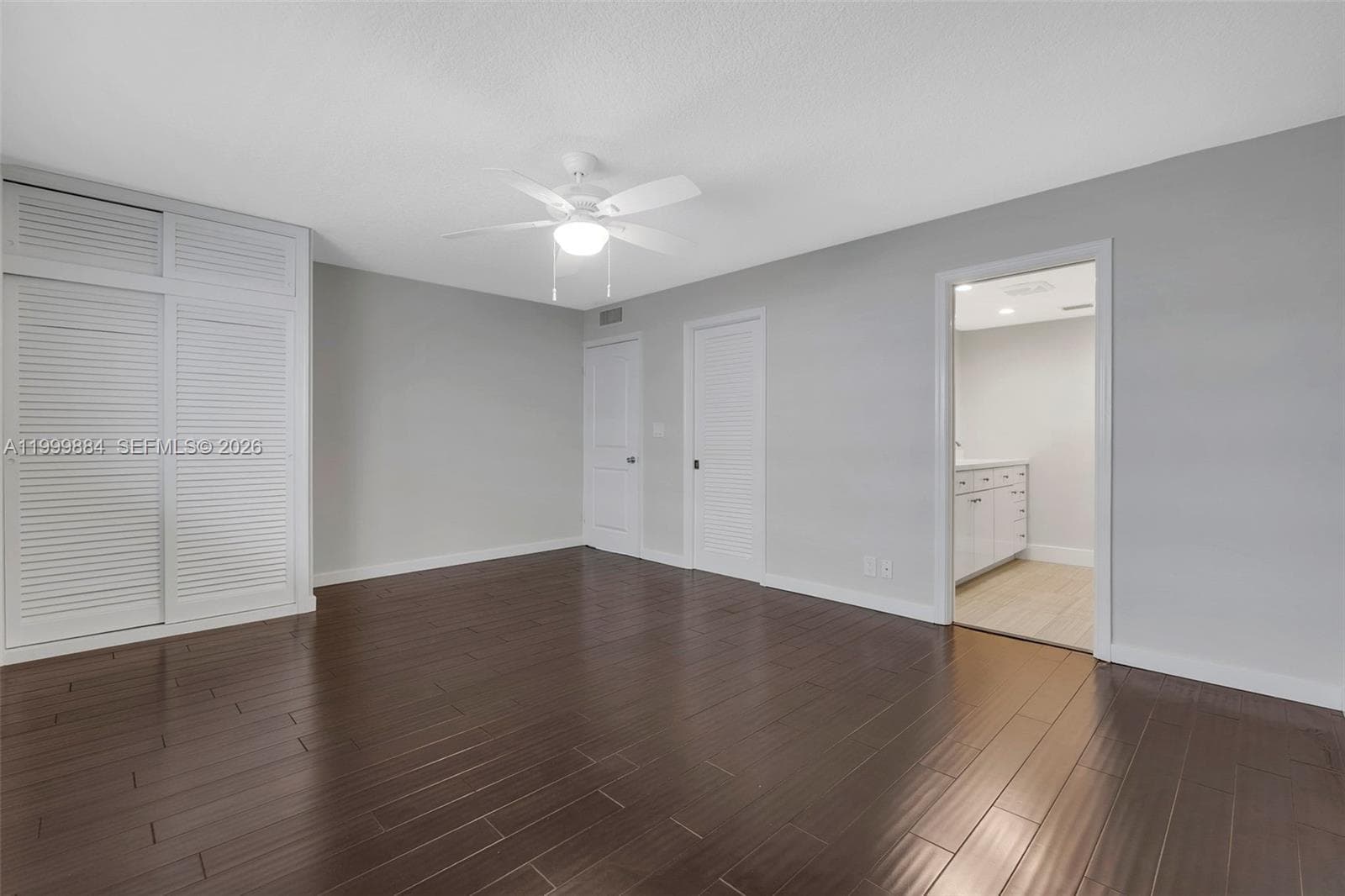 3050 NE 48th St 208 photo 18