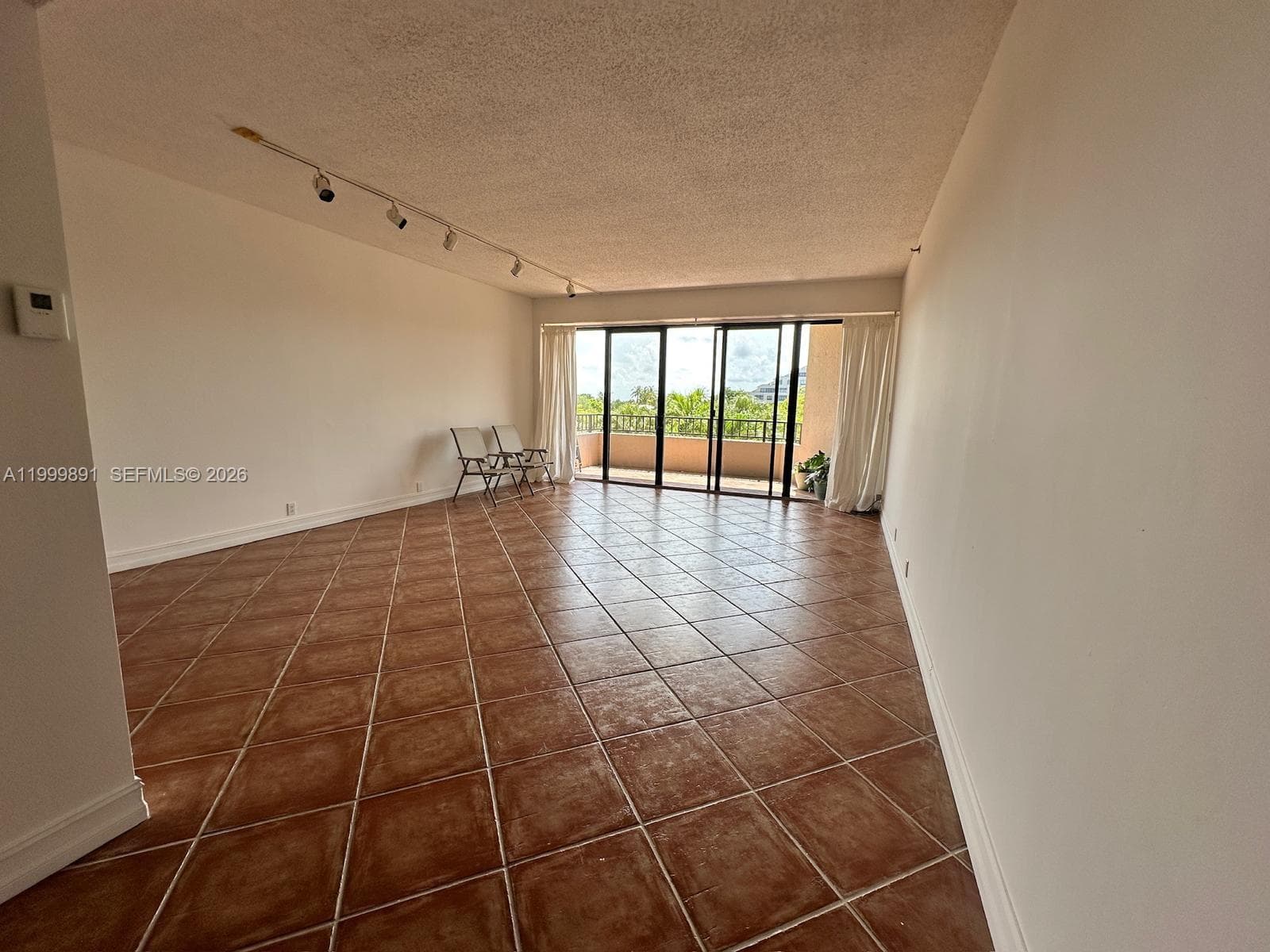 201 Crandon Blvd 304 photo 3