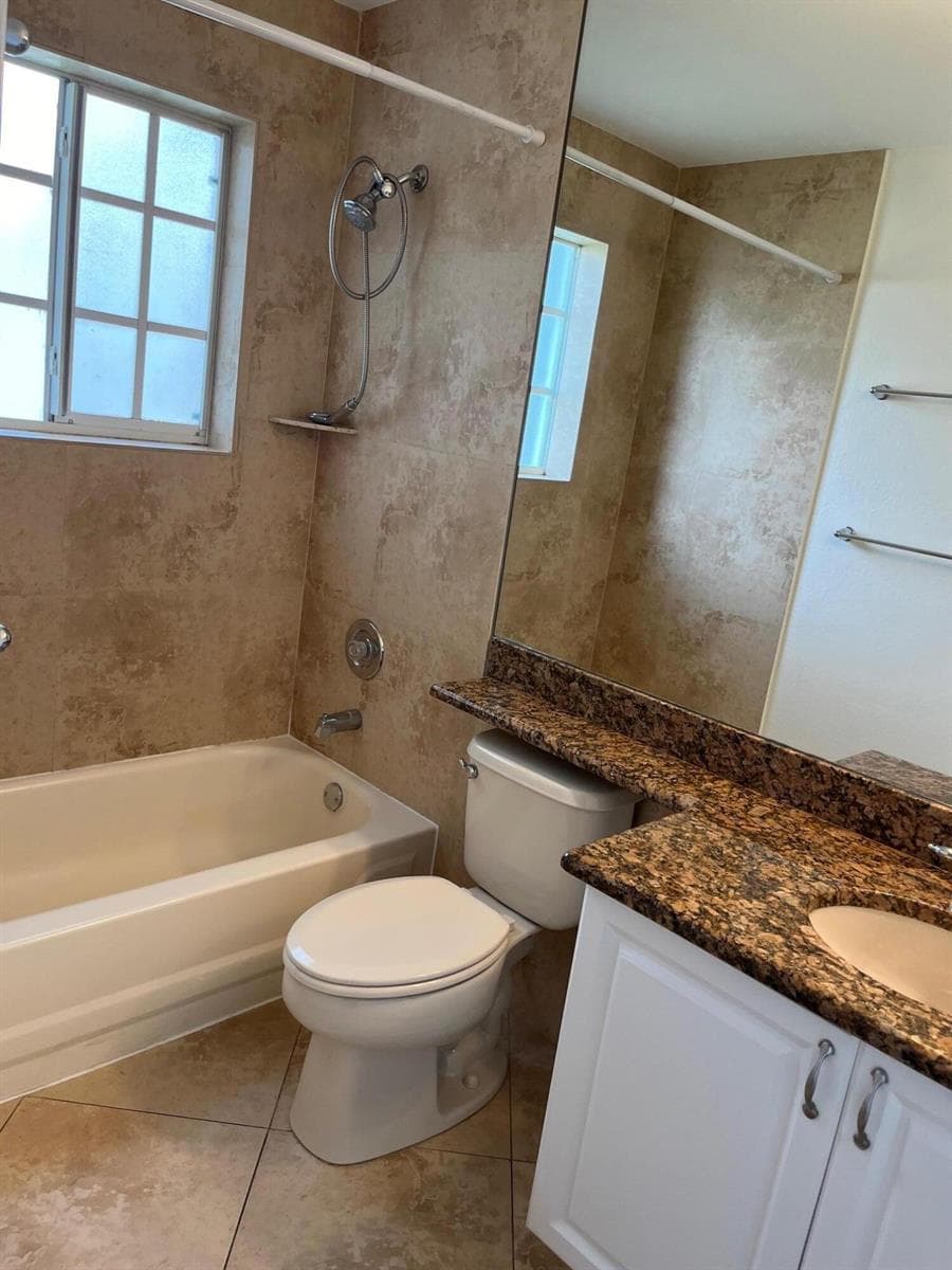 103 Yacht Club Way 101 photo 11