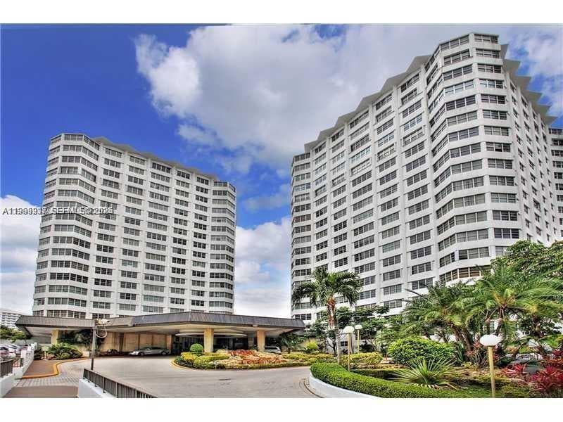 801 Brickell Bay Dr 1971 photo 2