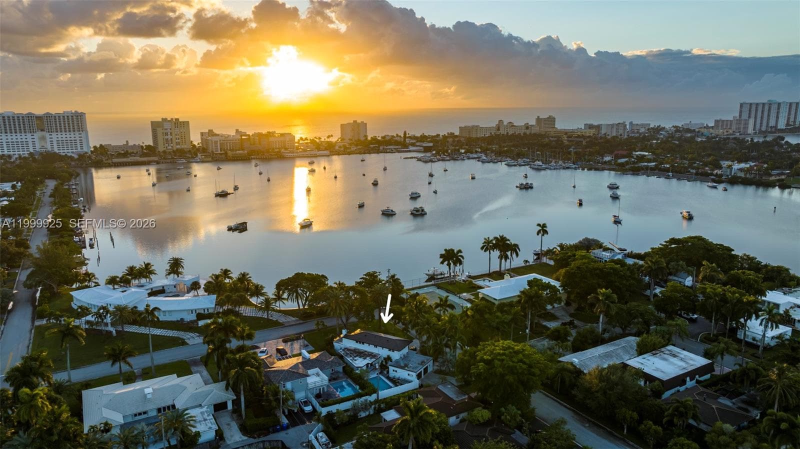 911 Northlake Dr photo 1