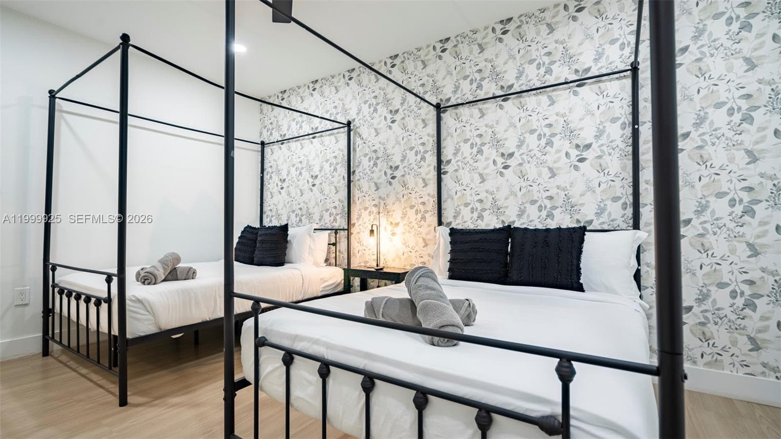 911 Northlake Dr photo 11