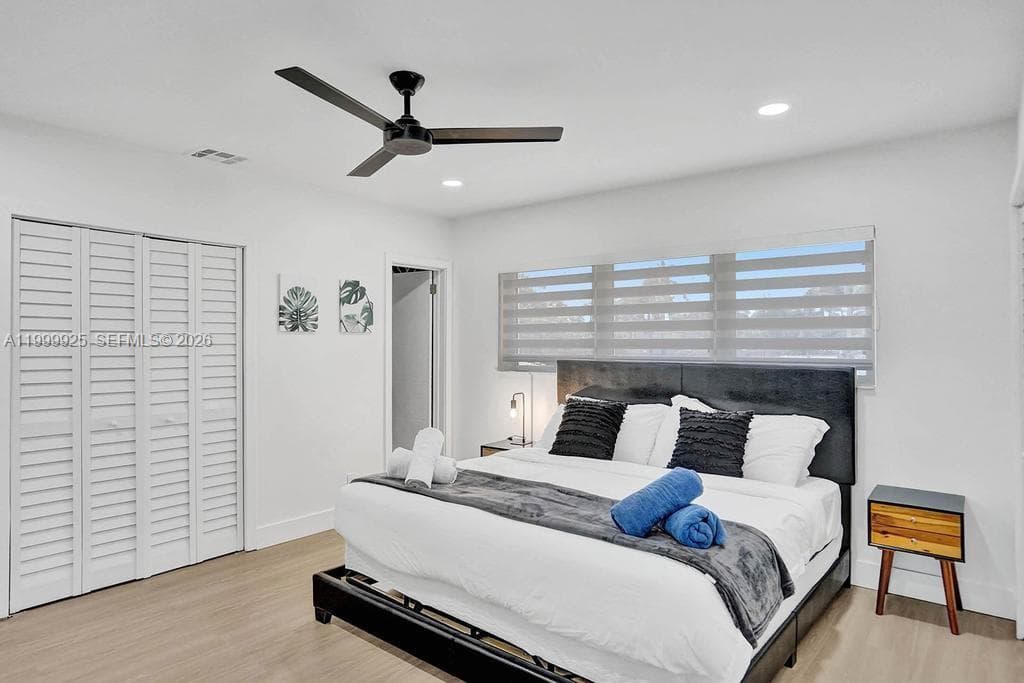 911 Northlake Dr photo 25