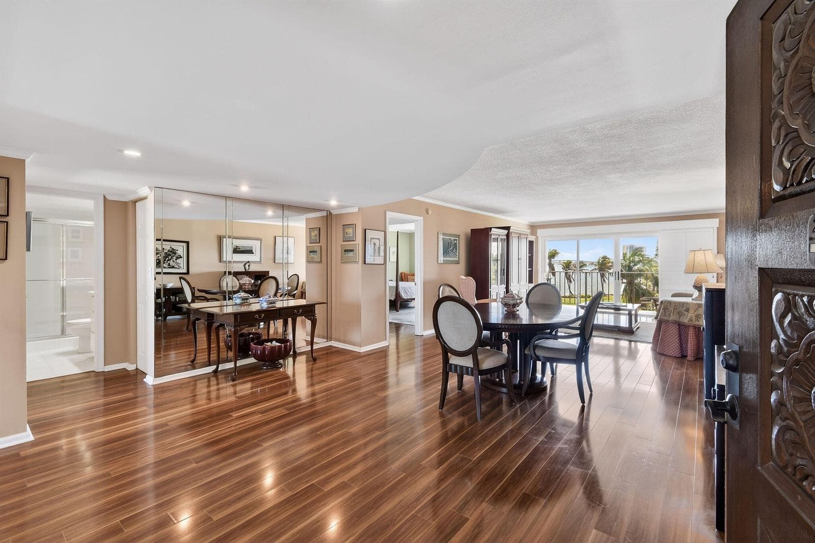 801 Lake Shore Drive 414 photo 3