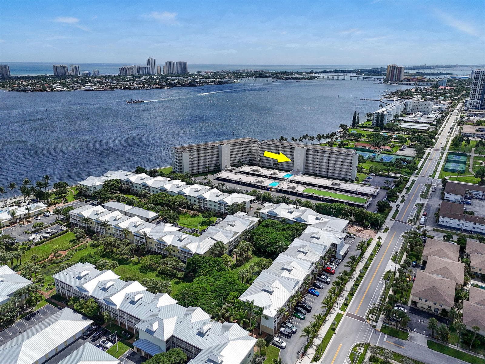 801 Lake Shore Drive 414 photo 1