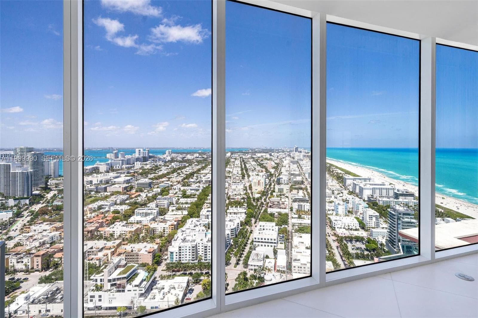 300 Pointe Dr PH-5 photo 22