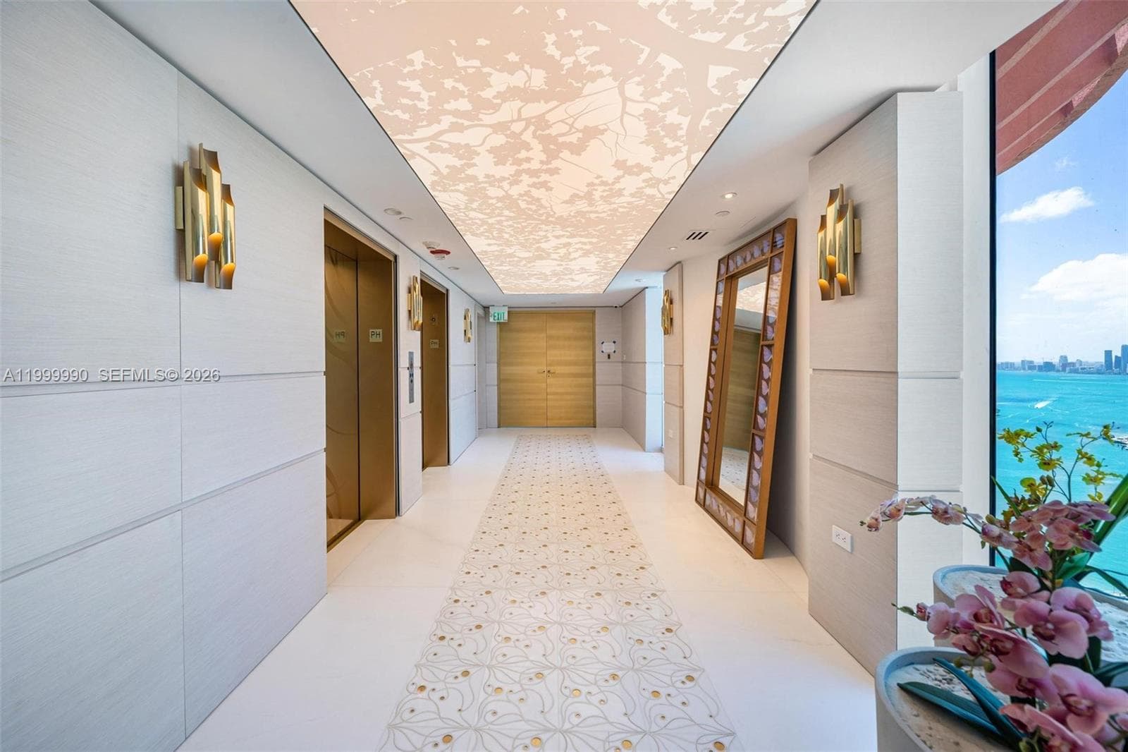 300 Pointe Dr PH-5 photo 5