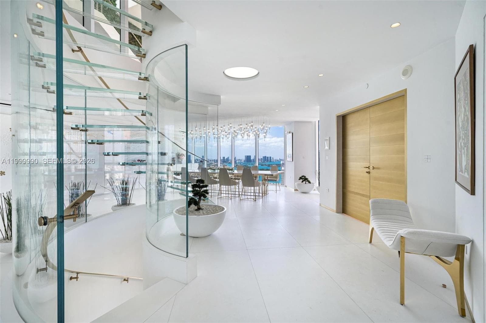 300 Pointe Dr PH-5 photo 6