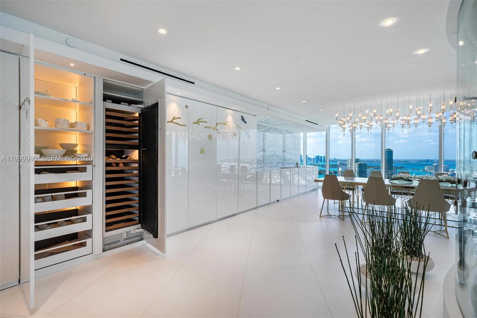 300 Pointe Dr PH-5 photo 17