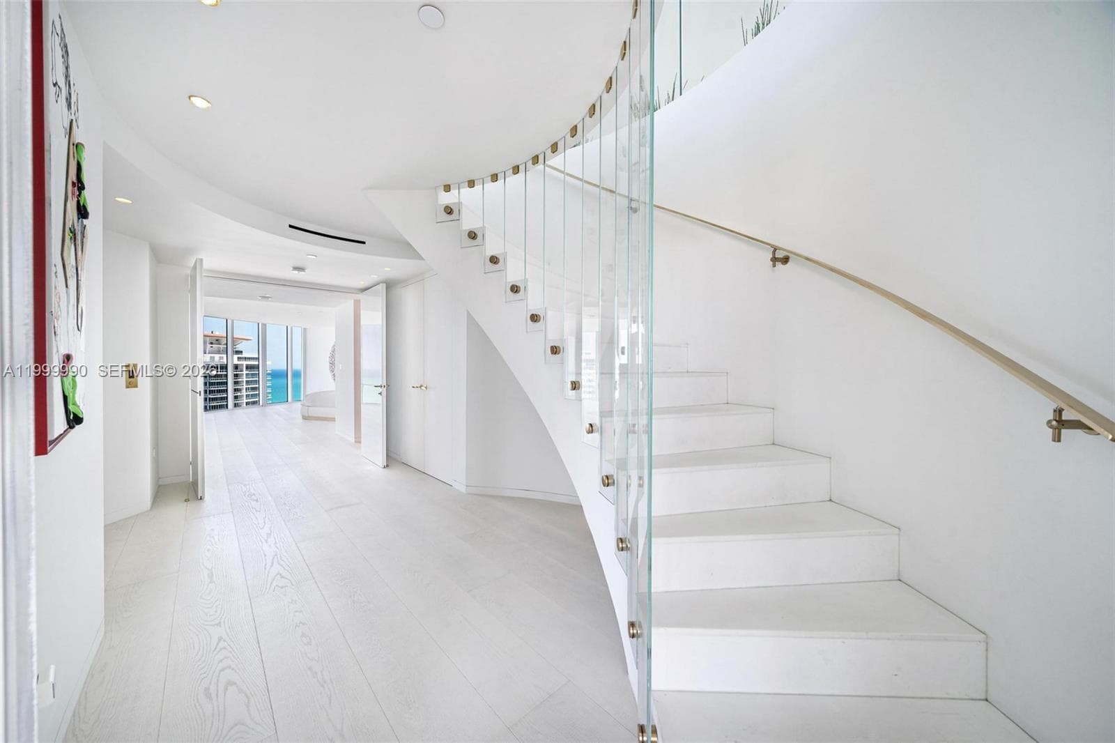 300 Pointe Dr PH-5 photo 24