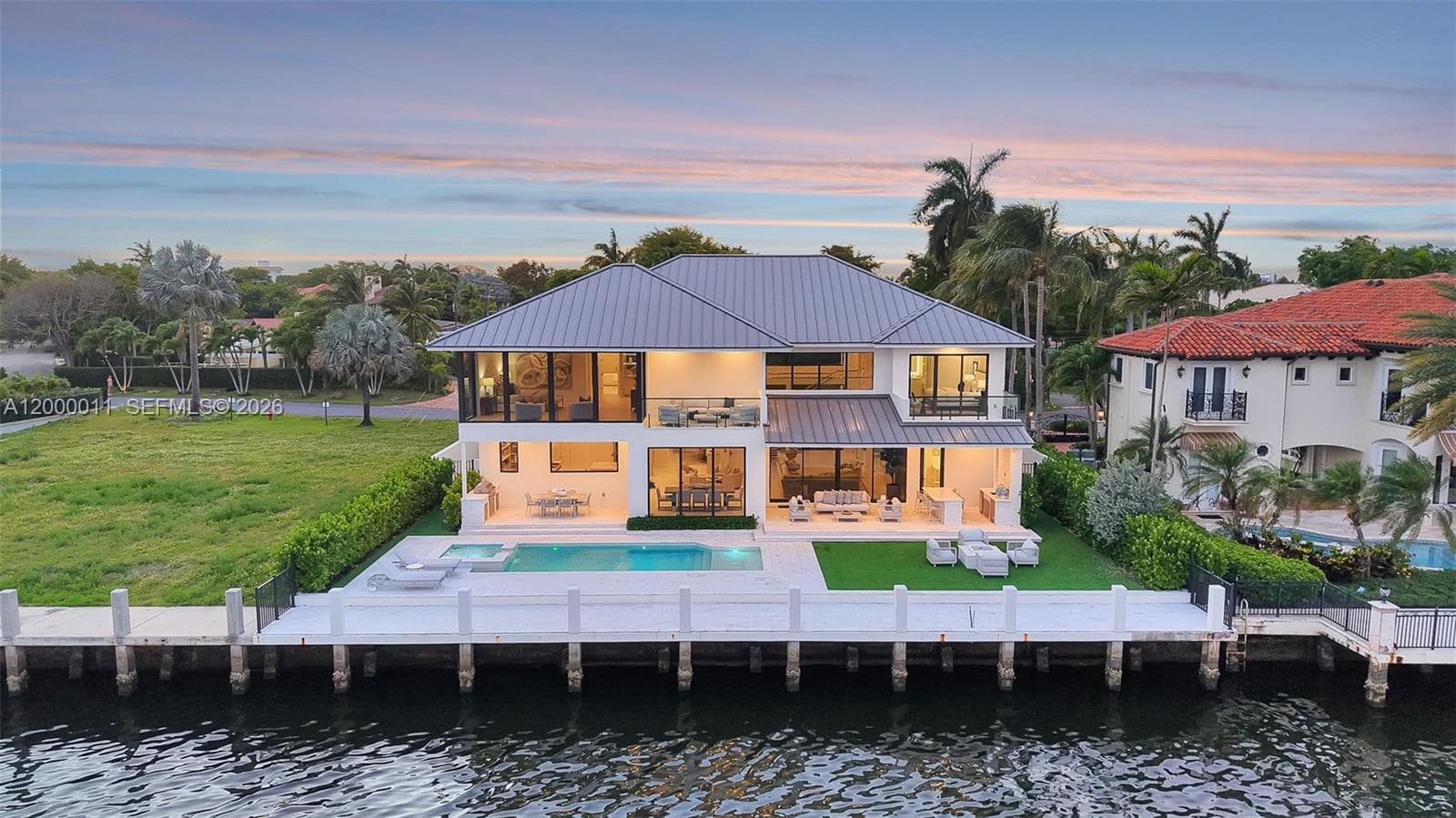 2010 Intracoastal Dr photo 3