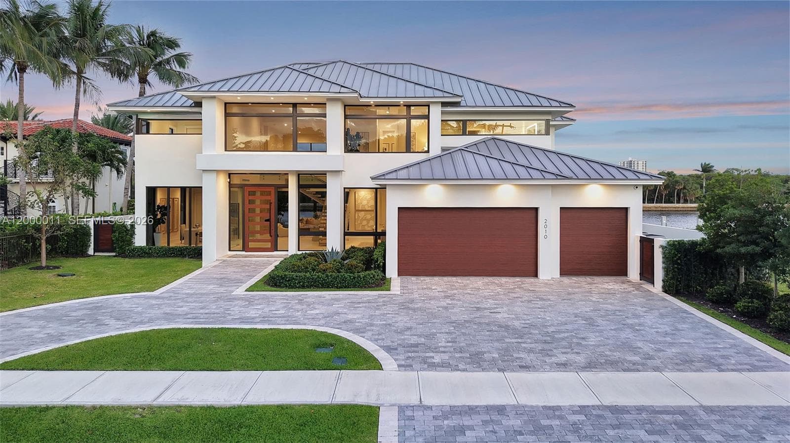 2010 Intracoastal Dr photo 1