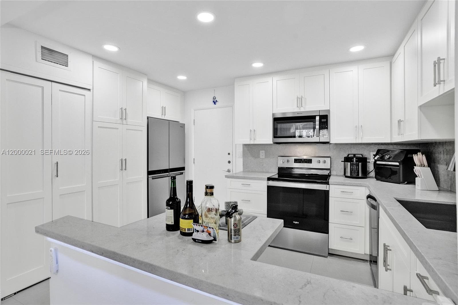 1401 Ocean Dr 302 photo 13