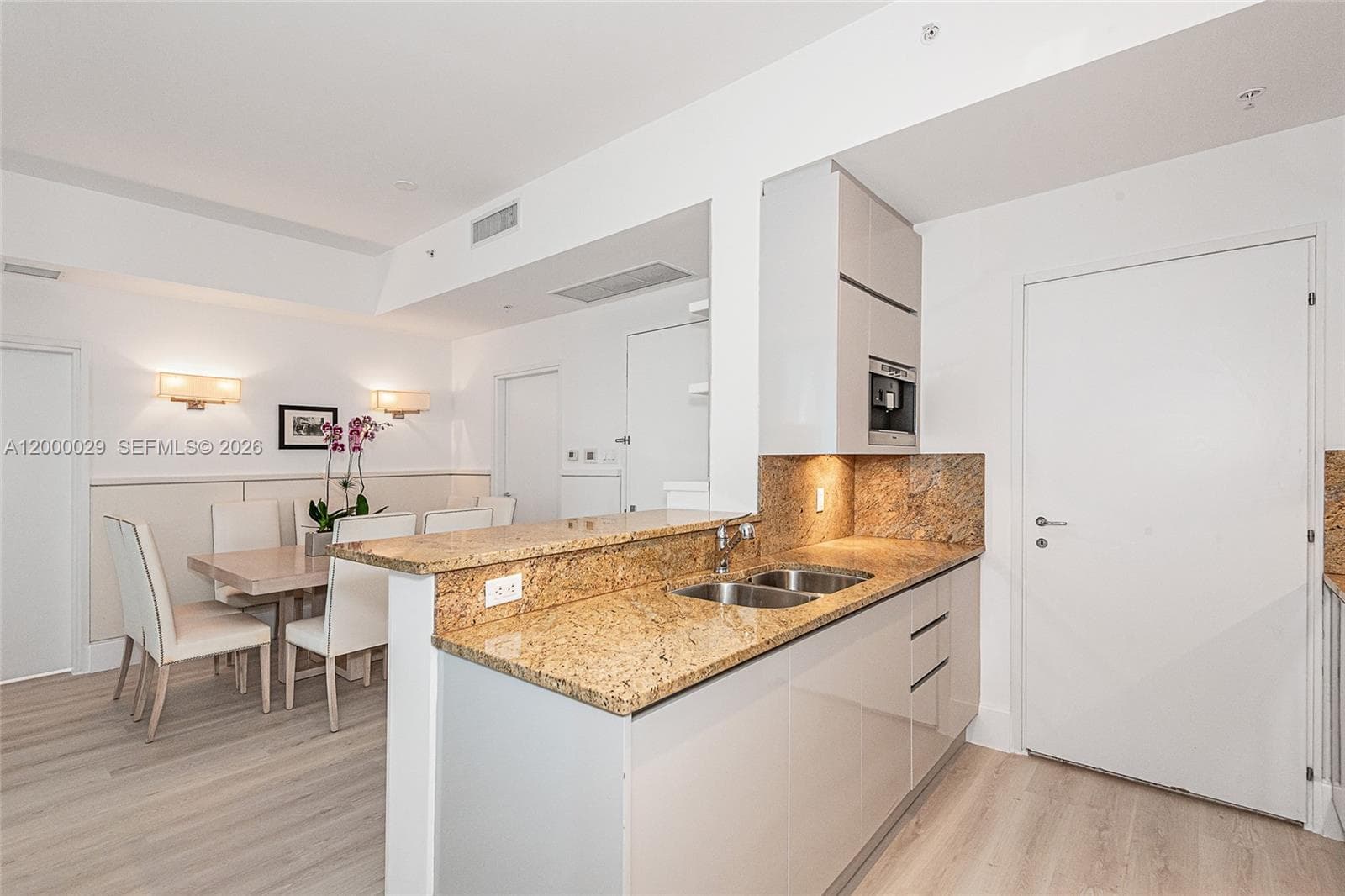 50 Pointe Dr 1804 photo 9