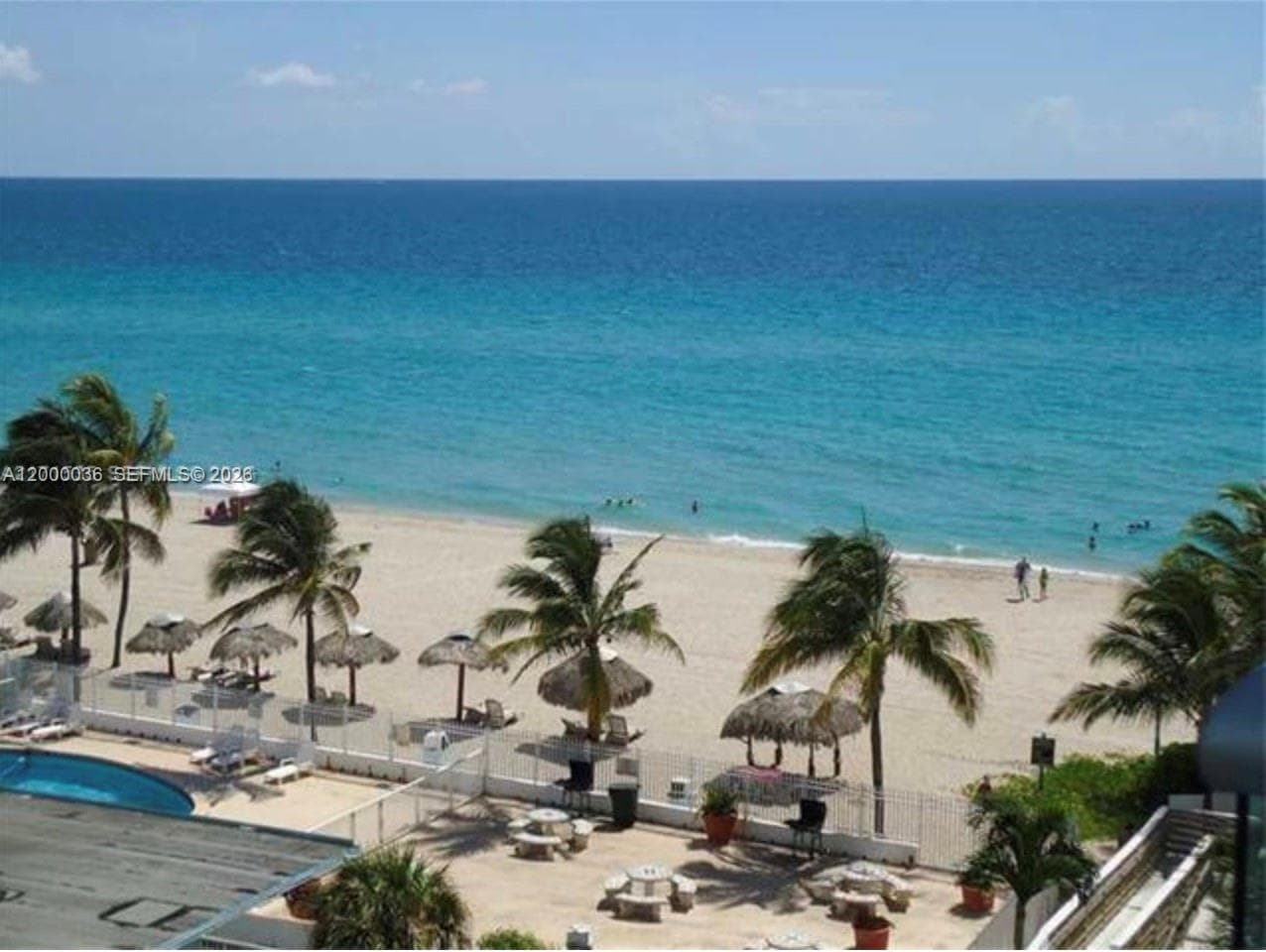 18683 Collins Ave 508 photo 3