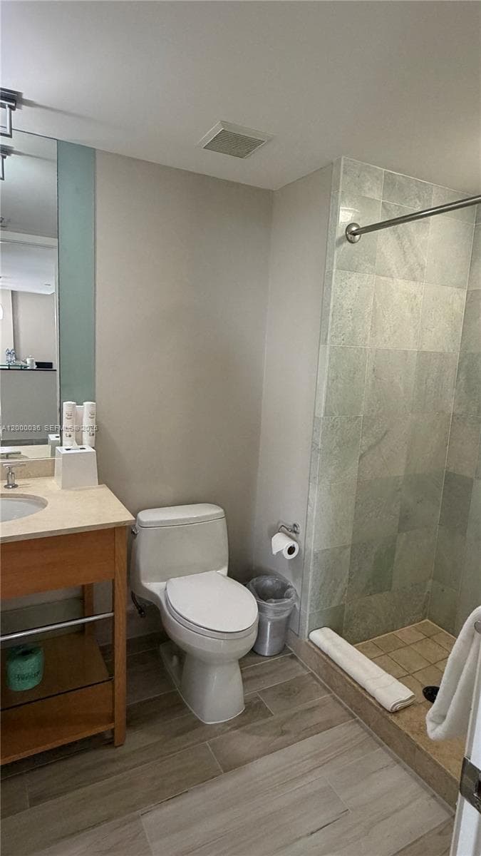 18683 Collins Ave 508 photo 20