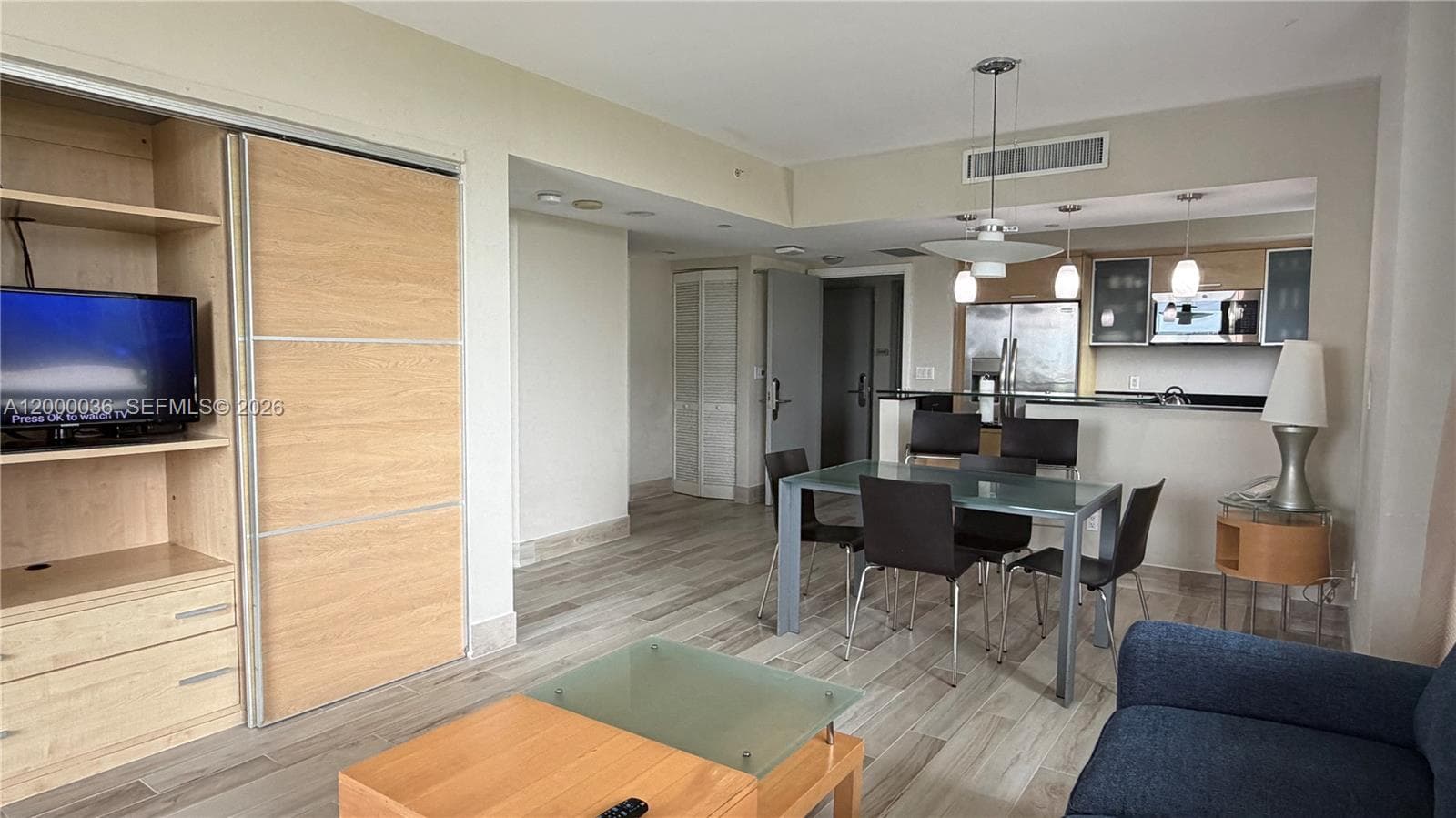 18683 Collins Ave 508 photo 11