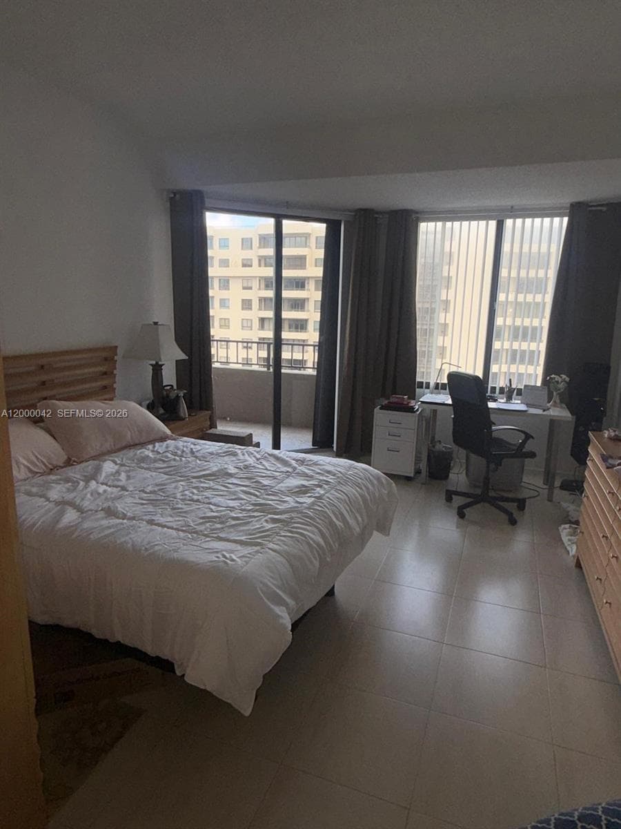 201 Crandon Blvd 932 photo 17