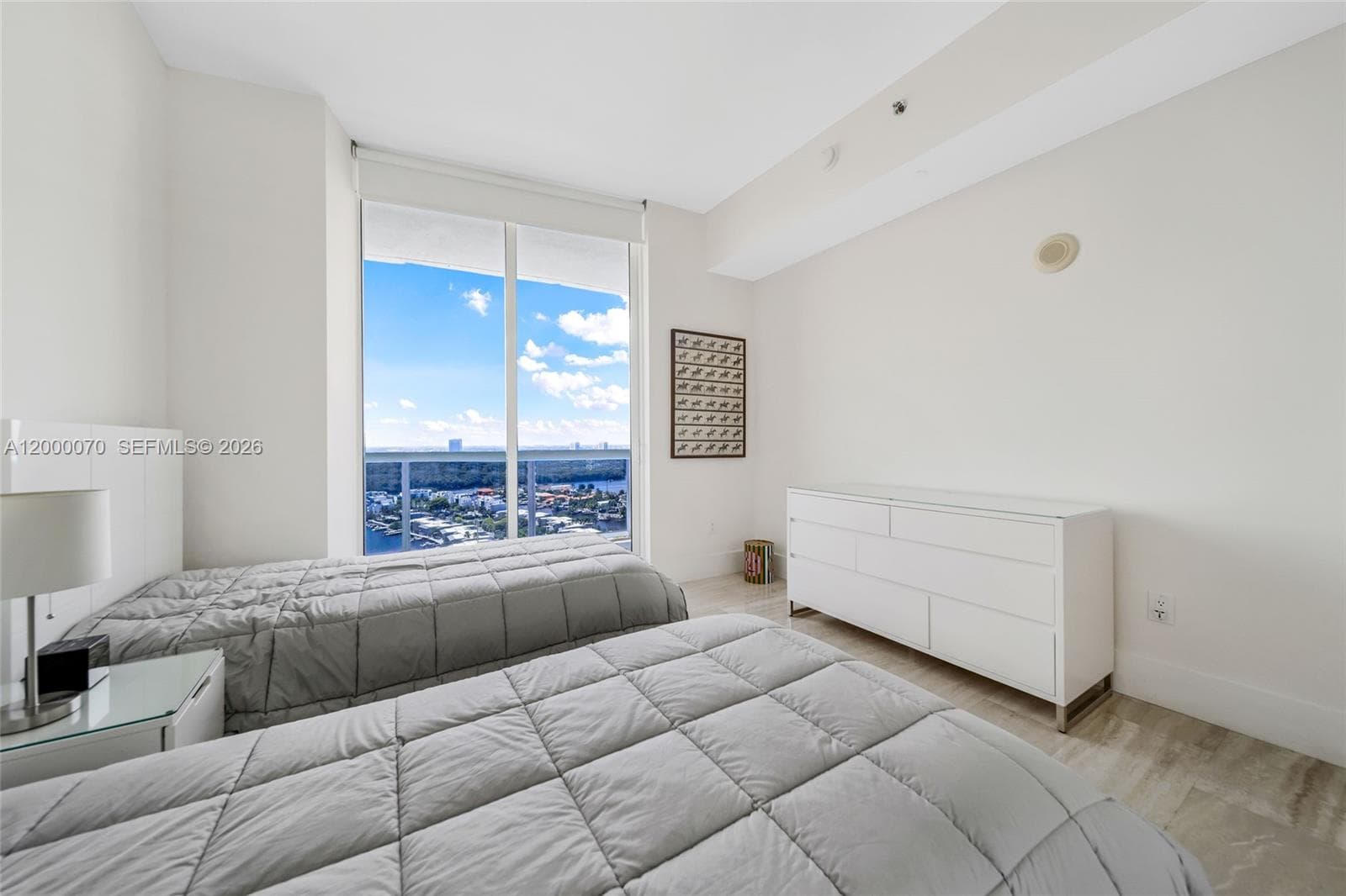 2305 photo 16