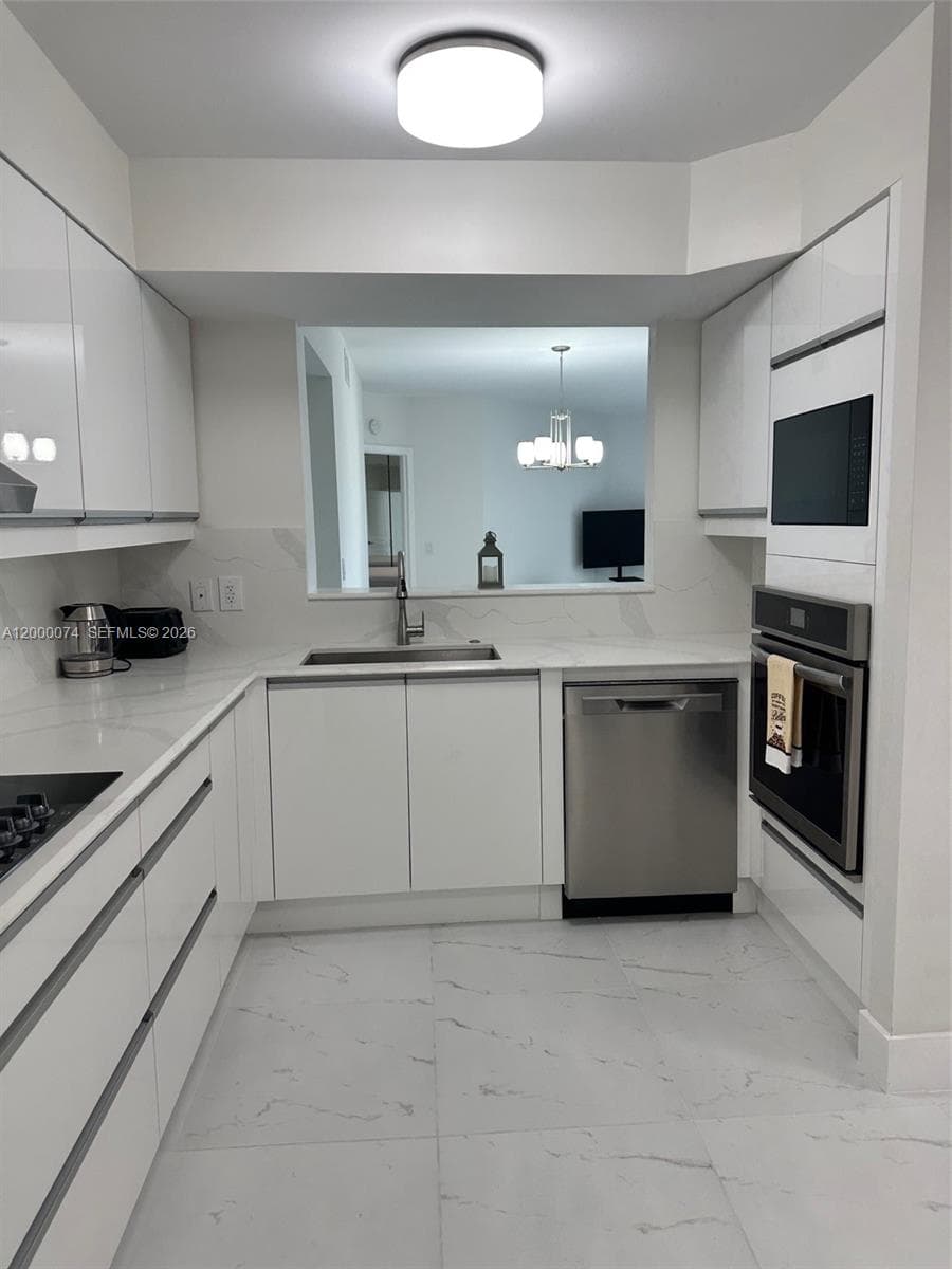 8925 Collins Ave 2J photo 8