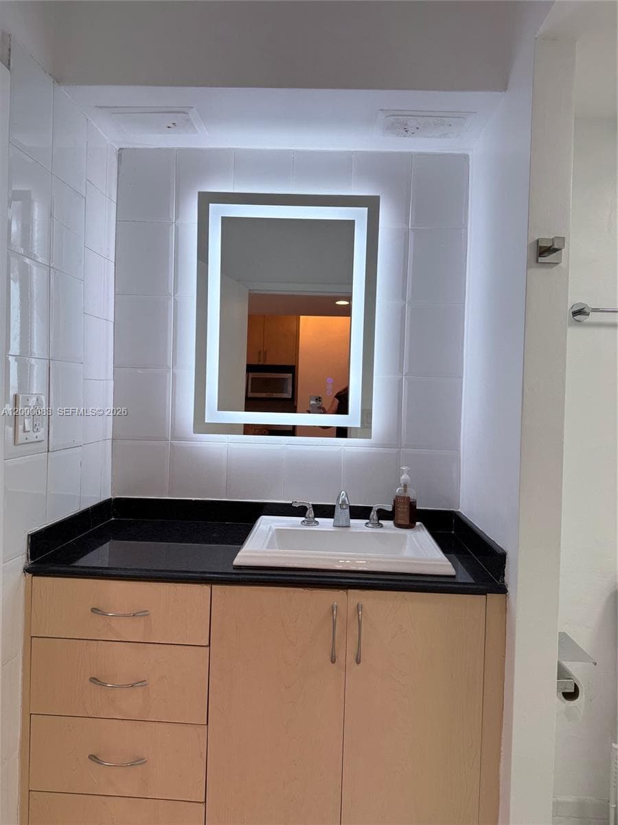 100 Lincoln Rd 615 photo 13