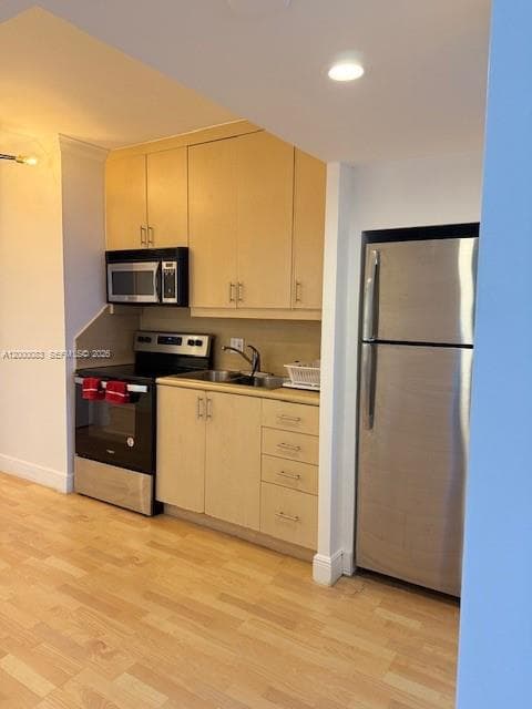 100 Lincoln Rd 615 photo 7