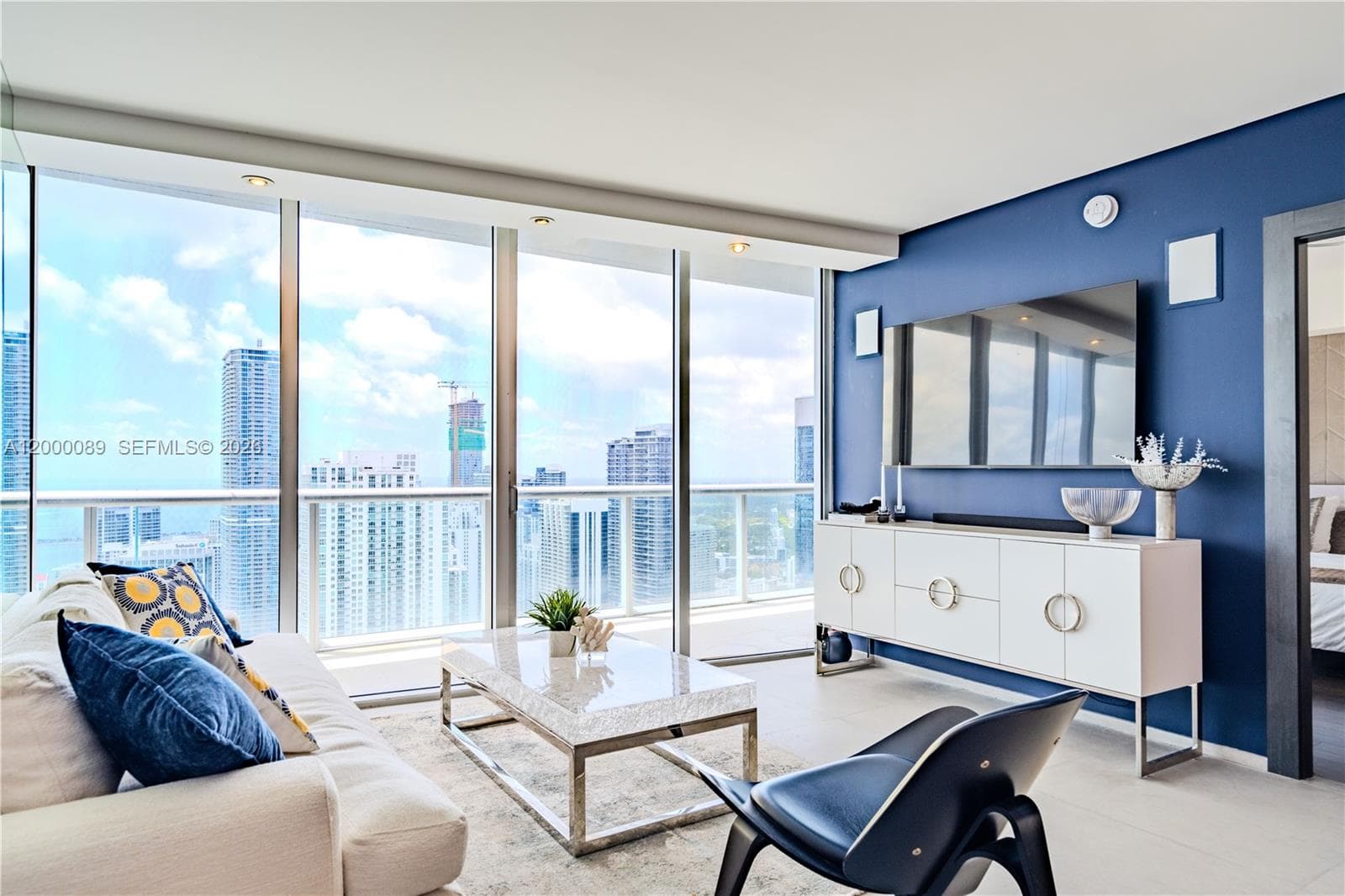 495 Brickell Ave PH-5703 photo 3